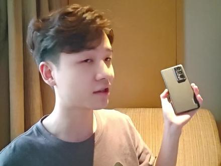 荣耀MagicV2使用体验-轻薄得不像折叠手机
#荣耀MagicV2 #荣耀MagicV2发布会 #折叠手机