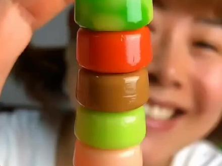 #搞笑儿童视频 #吃糖 #吃到爽 #吃糖果 #美食声控咀嚼音蜡瓶糖 0到3岁早教儿歌-适合0-3岁儿童的早教儿歌盘点-启蒙益智早教儿歌-早教益智儿歌-1-3岁儿童早教益智儿歌 奥特曼打怪兽 亲子互动 启蒙早教 宝宝巴士动画片 熊大熊二 旺旺队 喜洋洋灰太狼玩具 益智手工 叮铛猫