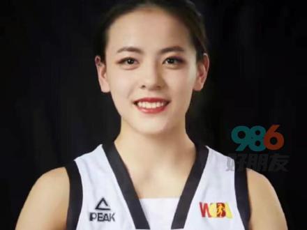 中国代表团又一颜值担当!国家队篮球运动员杨舒予,网友:可盐可甜,长发美翻了,短发帅炸了!#三人篮球 #杨舒予