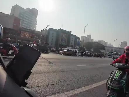 #平凡哥,#马路判官平凡哥