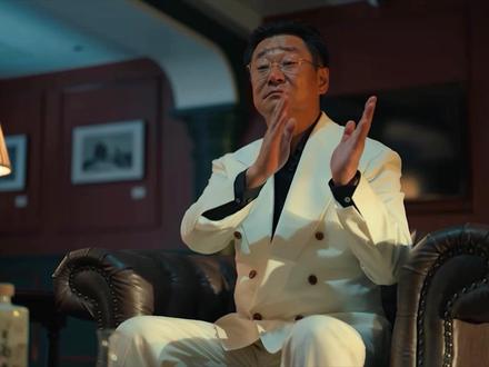 《人之初》原来大结局早就暗示了!真实身份都藏在这张海报里 《人之初》原来大结局早就暗示了!真实身份都藏在这张海报里#人之初 #张若昀 #马思纯 #惊悚悬疑 #抖音二创激励计划