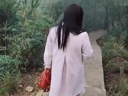 这里是于都屏山牧场,坐落在于都南部的靖石乡境内,海拔1312M,海拔900米以下九寨沟风光,这风景真美👍