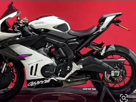 #HSP动态马力 #摩托车发布 #春风动力 2026款675SR-R全新上市陨石灰