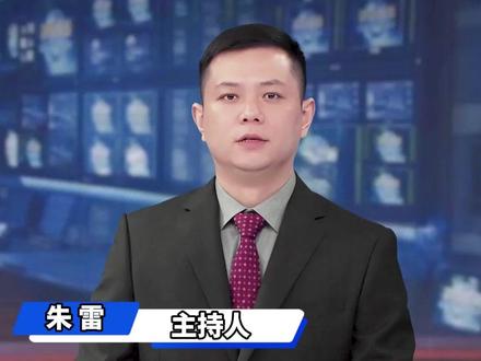 老奶奶来不及收晾晒的稻谷,天空便突然下起了大雨,一群学生见状主动上前帮忙#教育#正能量Ψ2P3K
