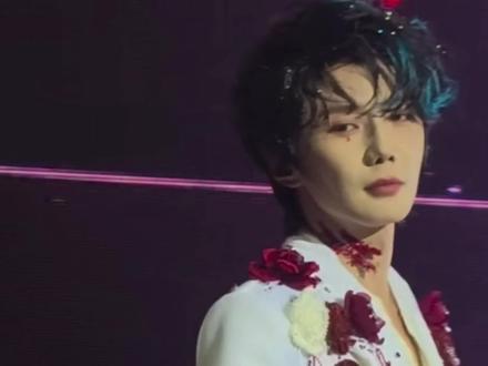 云旗郝熠然《红玫瑰》布布的粤语太好听呢,红玫瑰白玫瑰的感觉好搭配绝了饱了#云旗#郝熠然 #我担秒了全世界 #澳门演唱会 #抖加小助手上热门