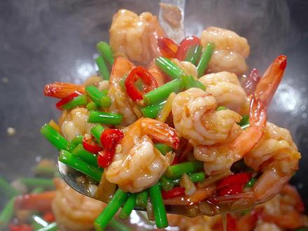 家常菜虾仁炒蒜苔鲜香好吃又下饭#一起学做菜 #每日美食分享