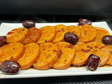 把糯米灌进莲藕里,出锅就是一道逢年过节必吃美食,香甜软糯还拉丝,寓意好兆头。#糯米莲藕 #年夜饭 #美食 #种草激励计划