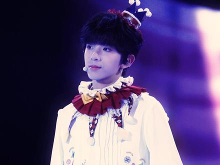 陈浚铭大舌头双机位4k直拍 真的把我萌惨了 #陈浚铭 #tf家族新年音乐会 #直拍 #萌娃