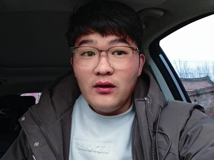 比亚迪全国开始安装兆瓦闪充桩,看这造型,这设计有点意思。#比亚迪 #充电桩