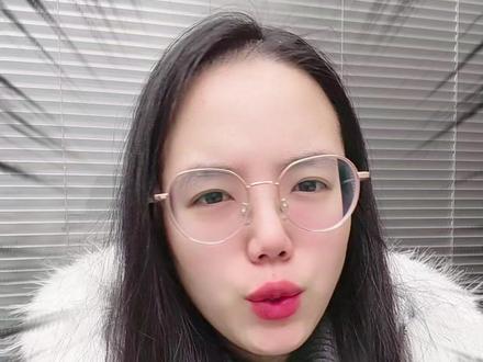 多闪AI精灵,你的专属社交搭子 #多闪app #小火人AI聊天 #多闪