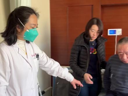 痛风性关节炎30年患者,通过手术治疗缓解疼痛 #痛风性关节炎 #运动医学 #朱文辉运动关节教授