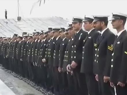 印度1美元买下航母,改装狂砸30亿,爆炸起火炸死自家军官 #航母 #印度 #纪录片