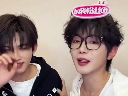 12.15直播 真好搞笑哦,嘴角就没停下来过#郝熠然 #云旗 #云熠星河 #直播 #高甜