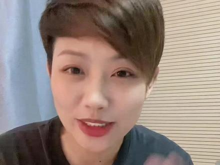 如果你刚开始戴隐形眼镜 戴美瞳爱化妆 我总结了戴隐形眼镜30年的经验给你#隐形眼镜 #美瞳 #用眼卫生