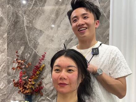 不会翻车的瘦脸发型 70/80/90后都适合 尤其是大脸圆脸的宝妈 记得看完!#福州发型设计 #福州染发 #福州烫发 #福州剪发哪里好 #福州onhair #onhair #宝藏发型师pk赛 @抖音小助手 @DOU+小助手