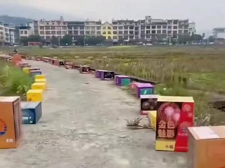 广西出名土豪多多,西燕烟花秀,马年发大财,40万块钱烟花🎆放100分钟牛逼啊