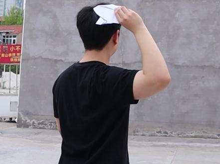 跟着柯南学会了折蝙蝠纸飞机。。。飞起来真的会扇动翅膀诶。。。好神奇。。#折纸 #手工 #柯南 #纸飞机 #名侦探柯南