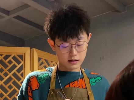 您好,欢迎光临“维式火锅店”!#维式委屈 #搞笑 #神奇脑洞回收站