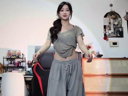 美丽小舞蹈|基础爵士舞 这个舞全是基本功动作太适合练舞用了
@DOU+小助手 @DOU+上热门 #bodytalk #稳稳编舞 #舞蹈基本功每日一练 #创作者中心 #创作灵感