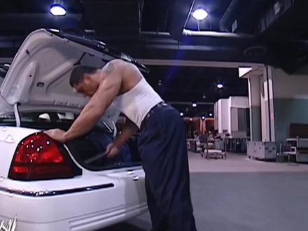 野兽巴蒂手持钢管复仇芬利,烟斗vs钢管,大战来袭!