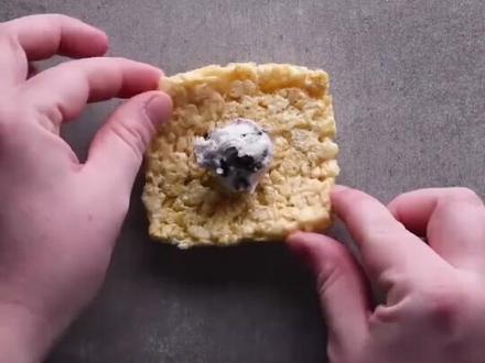 #美食美食美食 沙琪玛还能这么吃?😍@抖音美食