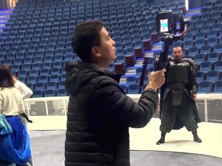 用格莱美慢镜头打开大型奇幻秀《王的战车》角色人物 #格莱美慢镜头 #尔滨必看的一场秀 #王的战车 #第二十七届冰雪大世界 #冰雪大世界