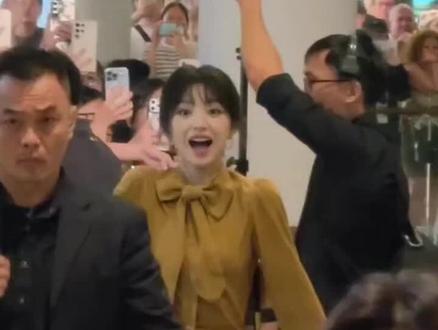 #田曦薇 出席新加坡Generation Gucci发布活动,再次携手古驰亮相海外,千金大小姐驾到 ~