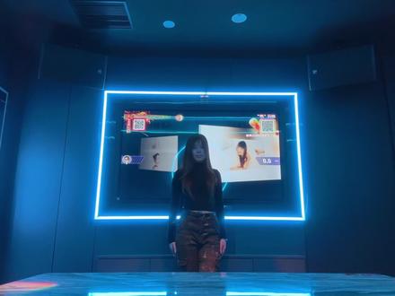 伤不起~真的伤不起~#ktv的正确打开方式 #ktv跳舞 #气氛组就位 #伤不起#冰冰编舞