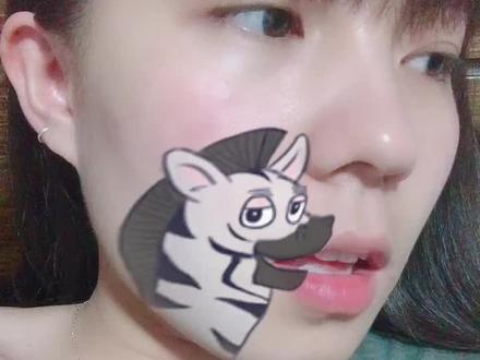 #动物脸 斑马🦓:看我的虎牙!