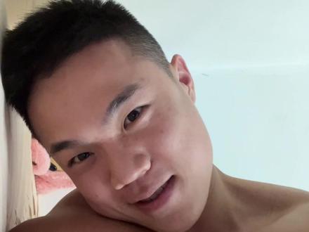 肌肉男侧躺能不能够着枕头 #脂包肌 #健身#自律