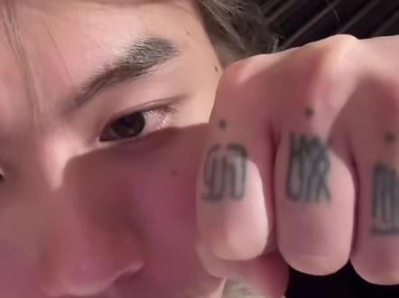 #林渝植 #有你的恋歌2
林渝植2025.12.19晚直播录屏