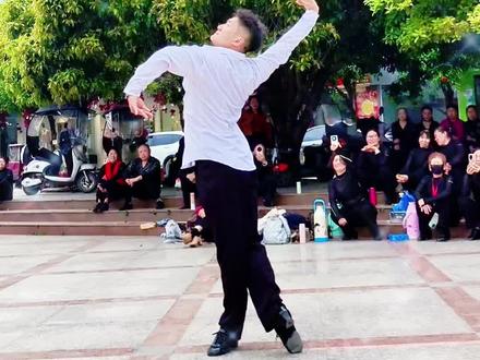 #苏车舞蹈 #苏车原创 君尧原创单人伦巴《慢慢后退》苏车舞蹈成都周舞老师团队开课啦🔥🔥🔥