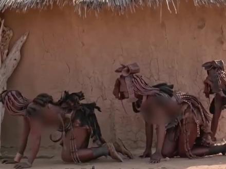 原始部落巴哈达族,女人结婚需跪着进门!#巴哈达原始部落 #部落 #原始部落 #纪录片解说 #奇闻异事录 #辛巴族红泥人 #辛巴族部落 #奇人奇事