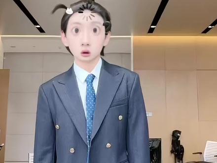 你们上班也摸鱼嘛#舞蹈 #萱保摇 #西装