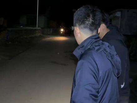 没啥事抓个猪吃吃吧#我的乡村生活 #抓猪 #杀猪