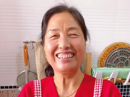 今天给大家分享一个菠菜卷卷的做法,蘸着辣子蒜水水,香太太……#菠菜卷卷 #陕西特色小吃 #农家美食 #陕西美食