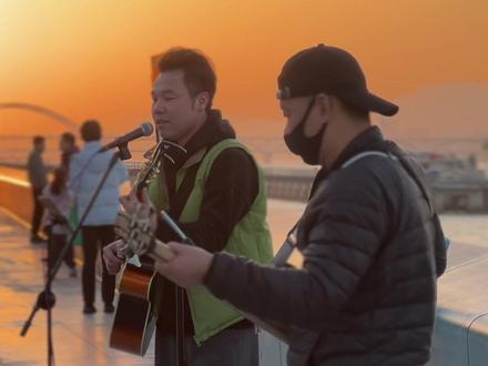 我一生最幸运的事,就是赌赢了那张船票#一生不变李克勤 #原创视频 #乐队现场 #路演 #跳西湖乐队