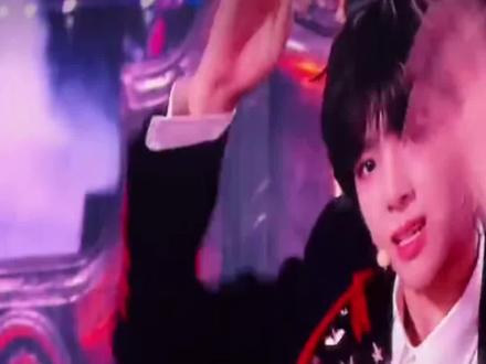 怎么办啊我eat不到他诶!#陈浚铭 #tf家族新年音乐会 #时代峰峻 #tf家族