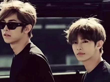 炎亚纶的心跳声是:東~東東~東東東~的声音!#汪东城 #炎亚纶 #cp #影娱热点团 #影娱年味不打烊