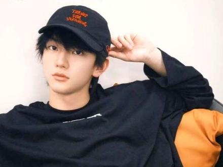 王橹杰主动要合照诶
原来穆祉丞拍这张照片的时候,王橹杰在旁边呢
#橹穆新音纪录片 #橹橹春韵穆穆良朝 #271199 #lm #橹穆合照