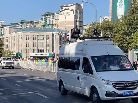 大连2023马拉松比赛,25公里名列前几名的外国有人,此时用时一小时17分。