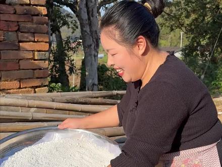 福建的一个特色小吃-粉丸的做法其实很简单的,可以动手做起来哦#乡村美食 #传统小吃 #我的农村生活 #粉丸子 #福建特色小吃