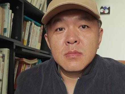 你们就不要骂荣耀win长得像红米K90了,荣耀只不过是回归了初心而已。#荣耀win #红米k90 #小米手机 #初心不变 #创作人计划