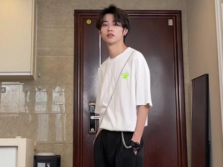 夏季穿搭30秒网课,安排上了❗️我要你帅,我要你做心机boy😀#男生穿搭 #穿搭技巧 #夏季穿搭