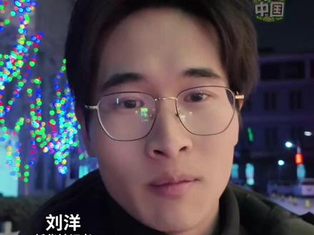 春晚宇树一系列操作真是给人看呆了,于是在它们下台后,记者第一时间冲了过去……(记者:刘洋)#秀我中国 #春晚 #春晚机器人 #宇树