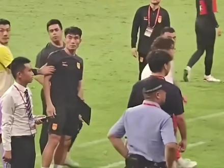 国足再遭打击,正逐渐失去市场和球迷的信任?#国足#中国足球 #实况足球手游 #易球成名计划 #实况足球online