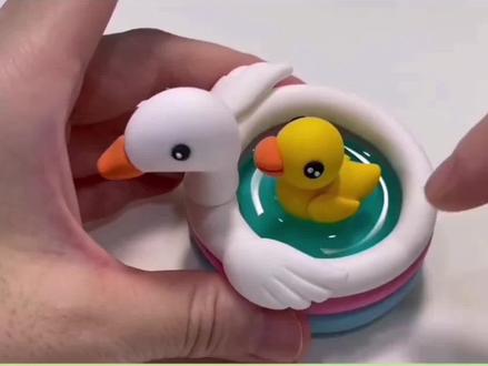 跟随视频.陪孩子捏两只这的小鸭子吧.一两分钟教会你 #粘土教程 #黏土手工 #超轻粘土手工 #手工玩具 #解压玩具
