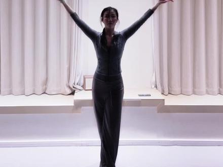 “和而不同,美美与共”(太热血了!一人跳完已燃尽)原创编舞@啵啵郭郭. 🌷
#弥渡山歌 #民间舞 #抖音潮流舞蹈大赛 #热血 #青年创作者成长计划 @抖音创作小助手