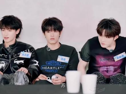 这个族综还是太好笑了,哥几个又计算上了
#抽象 #top登陆少年 #新春荣耀大作战 #苏新皓