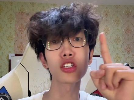 我天灰灰峡谷第一韩服第七前职业选手报名参赛,捧起第二冠#朱开鸡汤杯 #天灰灰